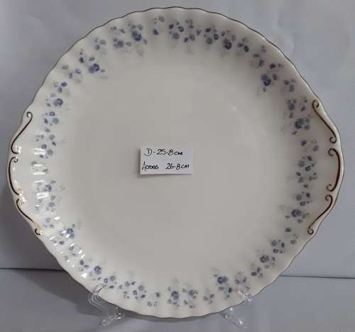 Royal  Albert   -  MEMORY LANE  -  CAKE  PLATE