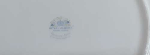Royal  Albert   -  MEMORY LANE  -  CAKE  PLATE