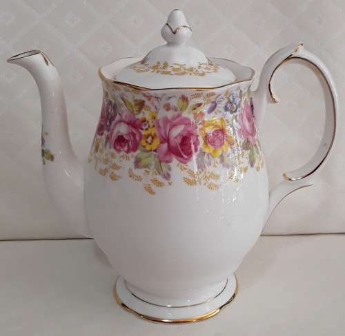 Royal Albert    ``SERENA``  Coffee  Pot