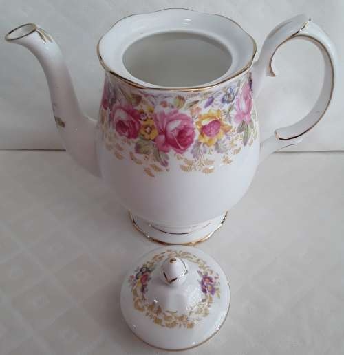 Royal Albert    ``SERENA``  Coffee  Pot