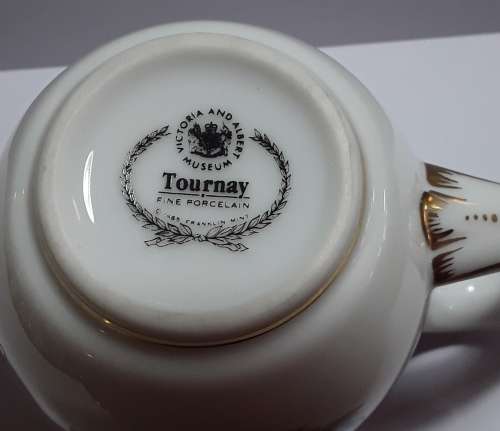 Victoria  and  Albert  Museum  ``TOURNAY``   Miniature  Tea  Pot