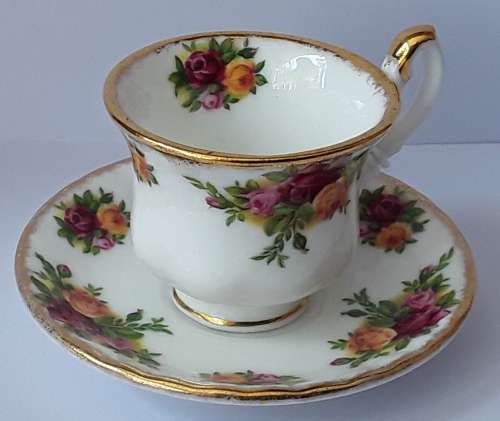 Royal  Albert  ``Old Country Roses``   Miniature  Duo