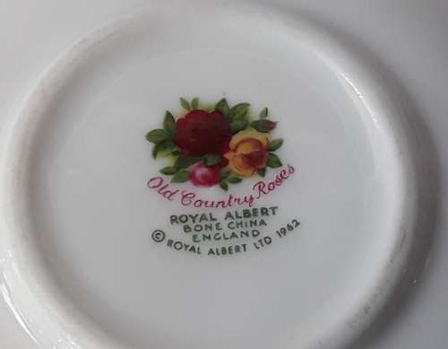 Royal  Albert  ``Old Country Roses``   Miniature  Duo