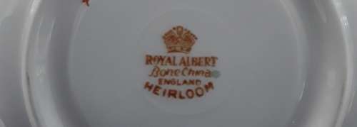Royal  Albert     ``HEIRLOOM``   Trio