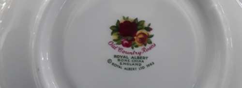 Royal  Albert  ``Old  Country  Roses``   Oblong  Bowl