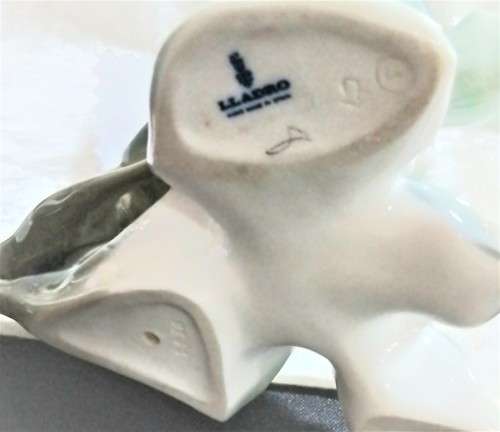 Lladro   -   Dove  on  Twig