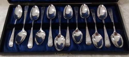 LONDON  1924   -   Cased   Set 12  Coffee/Tea  Spoons