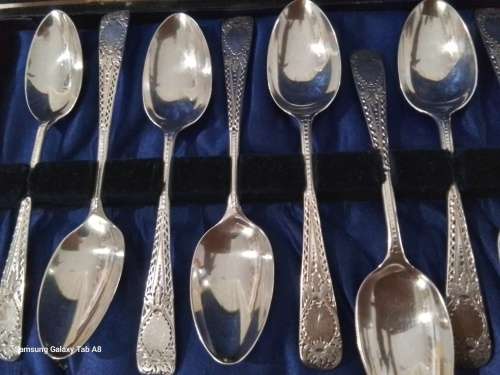 LONDON  1924   -   Cased   Set 12  Coffee/Tea  Spoons