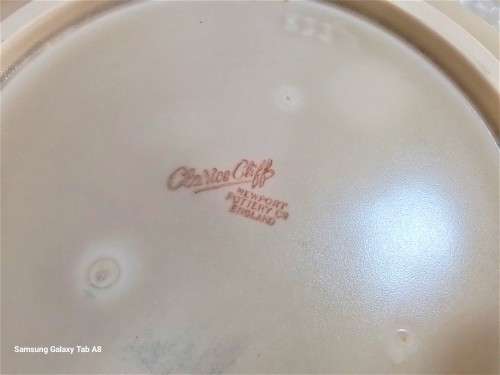 Clarice  Cliff   -   Chestnut   -  Bowl