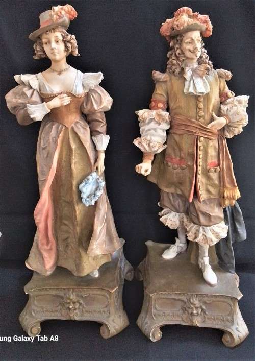 Ernest  Wahliss   -   Bohemian   -   Pair  Figures