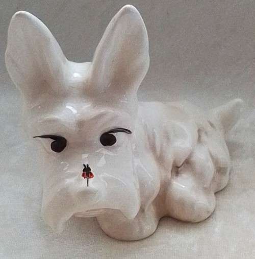 Beswick  Scotty  with  Ladybird on Nose
