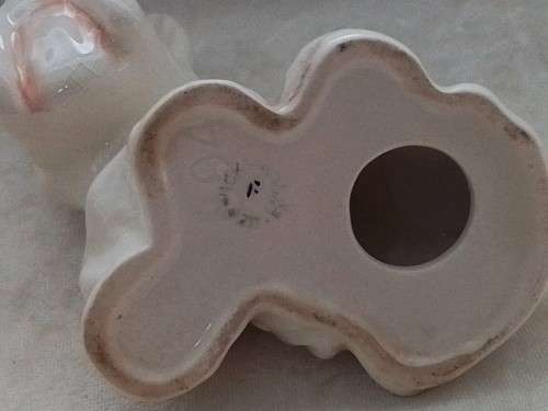 Beswick  Scotty  with  Ladybird on Nose