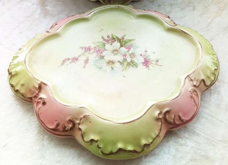 Victorian  Tea  Pot on  Stand