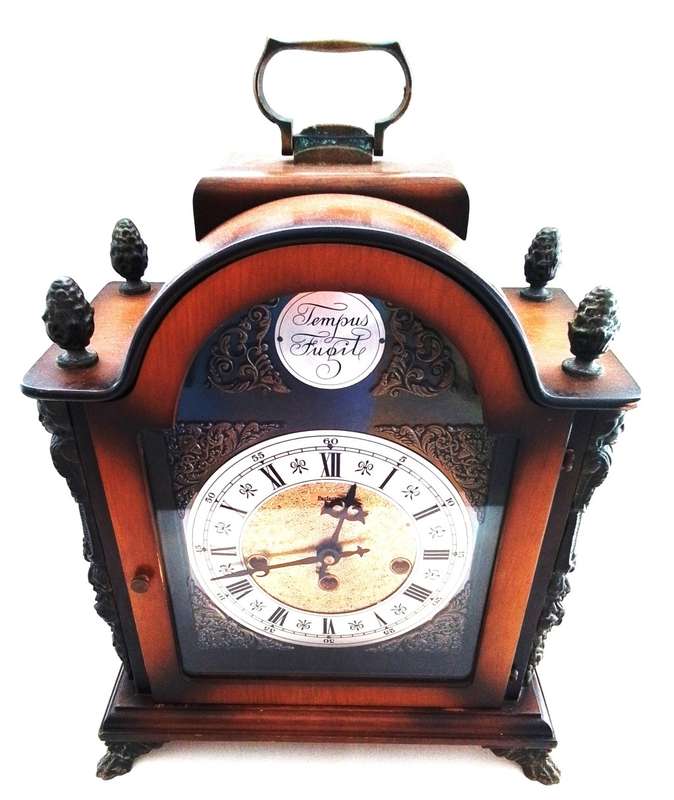 Tempus   Fugil  Bracket  Clock
