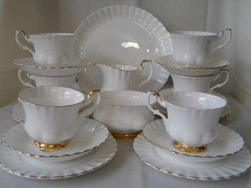 Royal Albert ''Val D'or'' 21 pc Teaset