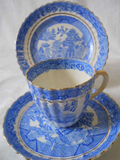 Willow Pattern ' Chapman '  Trio