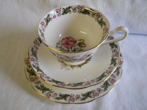 Royal Albert ' Cotsworld'  Trio