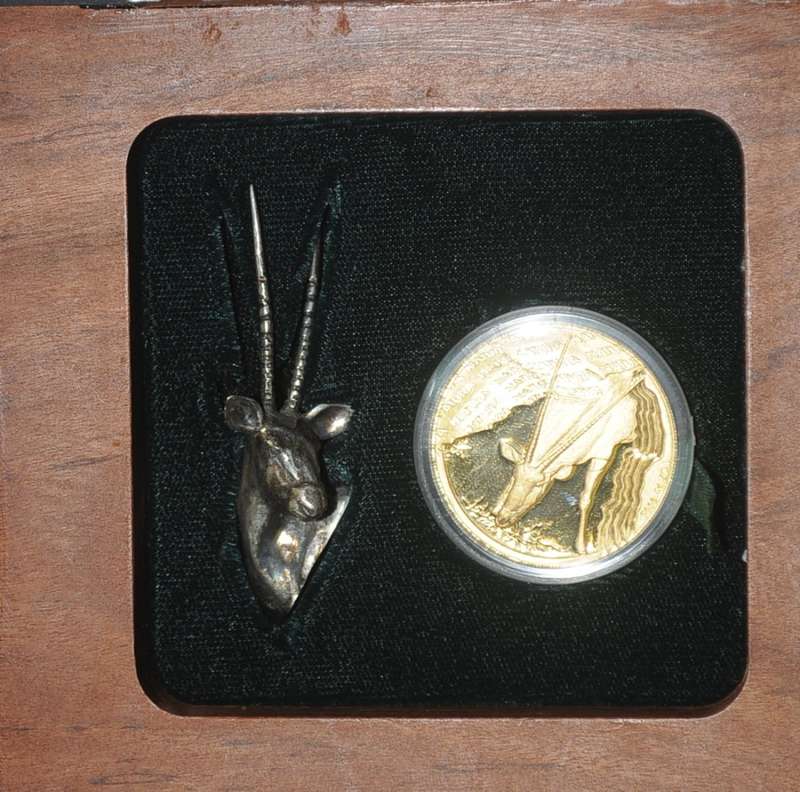 Gold Proof Natura 1oz - Oryx Launch CW Mintmark With Silver Figurine - Mintage 491