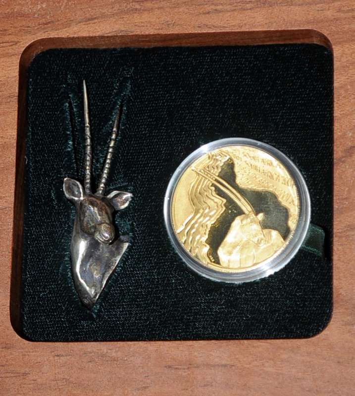 Gold Proof Natura 1oz - Oryx Launch CW Mintmark With Silver Figurine - Mintage 491