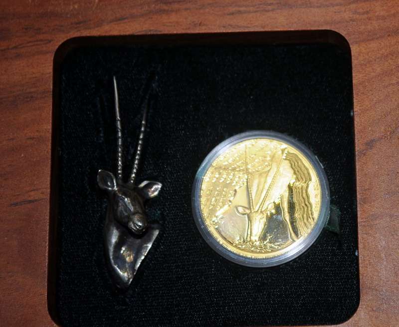 Gold Proof Natura 1oz - Oryx Launch CW Mintmark With Silver Figurine - Mintage 491