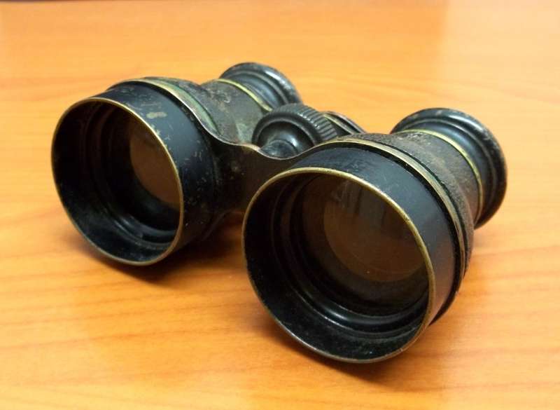 *CRAZY R1 START* Antique binoculars