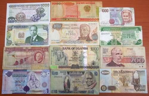*CRAZY R1 START* Lot of 12 international bank notes - bid per note