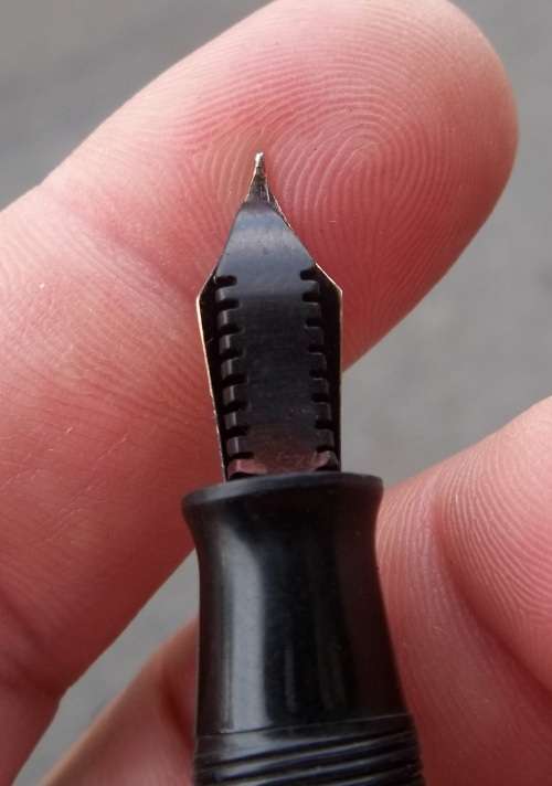 *CRAZY R1 START* 1940's PARKER Vacumatic fountain pen with 14ct nib - in Blue