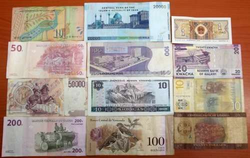 *CRAZY R1 START* Lot of 12 international bank notes - bid per note