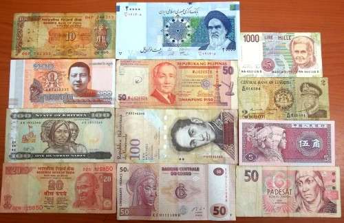*CRAZY R1 START* Lot of 12 international bank notes - bid per note