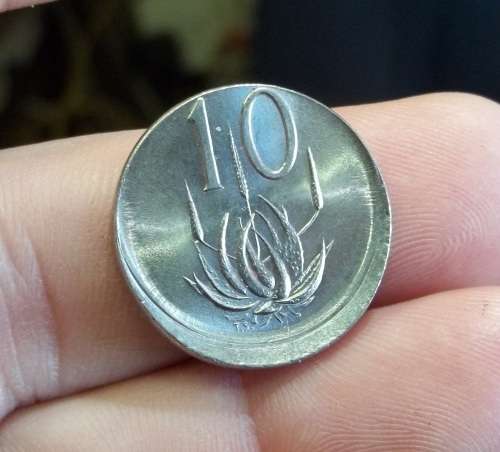 *CRAZY R1 START* SA 10 Cents 1986 - MISSTRIKE ERROR COIN