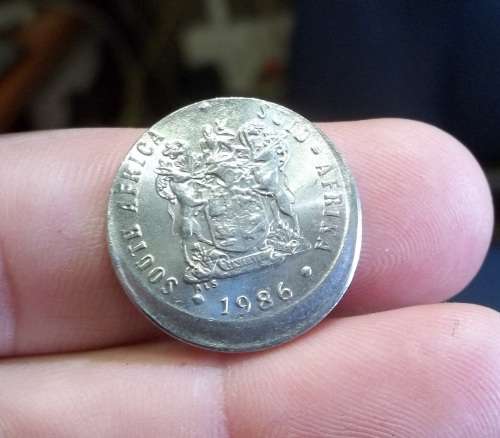 *CRAZY R1 START* SA 10 Cents 1986 - MISSTRIKE ERROR COIN