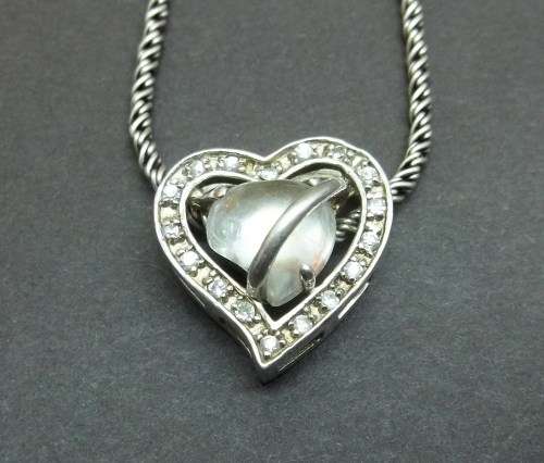 *CRAZY R1 START* Sterling Silver Heart Shaped pendent with stone