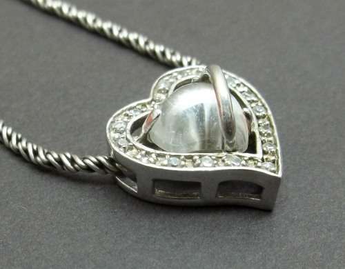 *CRAZY R1 START* Sterling Silver Heart Shaped pendent with stone