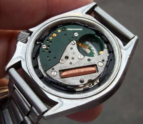 *CRAZY R1 START* 1980's SEIKO Quartz day/date Sports 100 men's watch - For Restoration/Parts