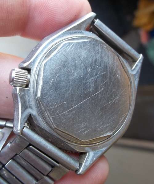 *CRAZY R1 START* 1980's SEIKO Quartz day/date Sports 100 men's watch - For Restoration/Parts