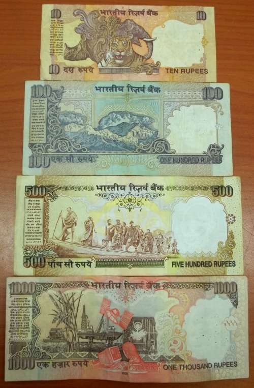 *CRAZY R1 START* India - Set of 4 notes from the early Gandhi series