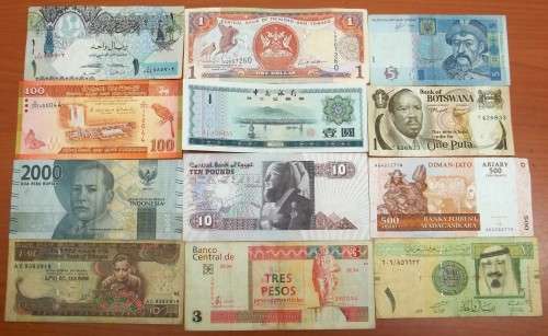 *CRAZY R1 START* Lot of 12 International bank notes - bid per note