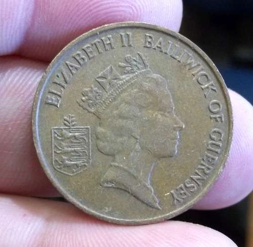 *CRAZY R1 START* Guernsey 2 Pence 1990