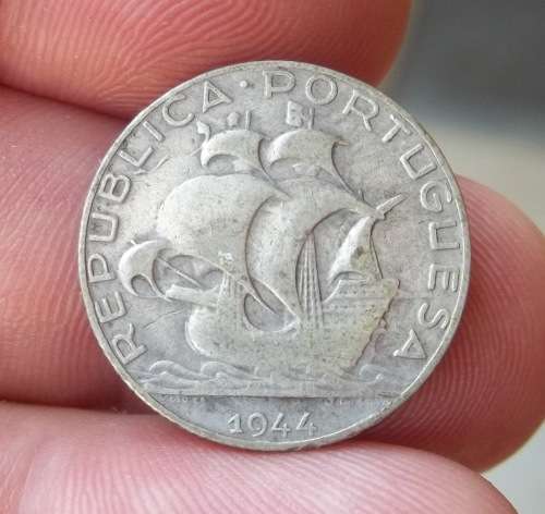 *CRAZY R1 START* Portugal 2.5 Escudos 1944 - R29 worth of Silver