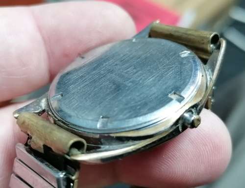 *CRAZY R1 START* 1970`s ROAMER Popular 15 Jewels gent`s watch - For Restoration - Working