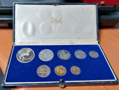 *CRAZY R1 START* 1981 SA Proof set - Silver R1 coin