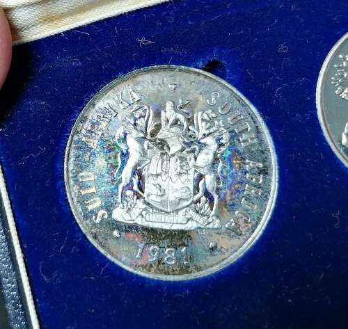 *CRAZY R1 START* 1981 SA Proof set - Silver R1 coin