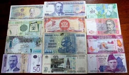 `CRAZY R1 START` Lot of 12 International bank notes - bid per note