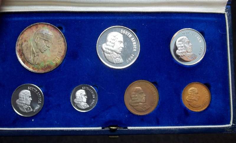*CRAZY R1 START* 1969 SA Proof set - Beautiful toning