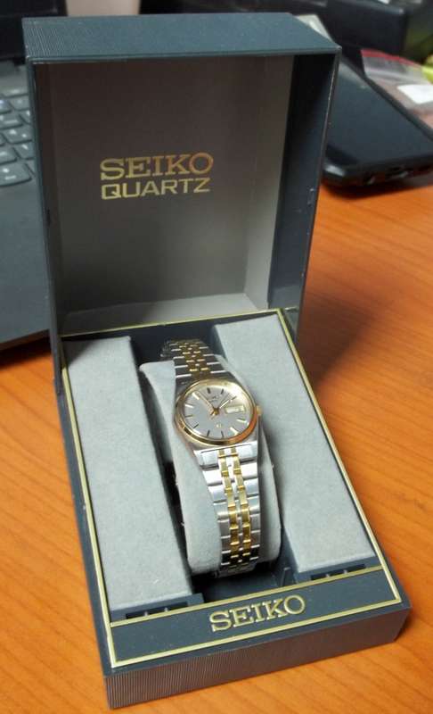 *CRAZY R1 START* 2007 SEIKO SQ lady`s watch in box