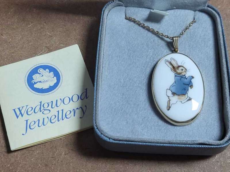 **R1 Auction** Wedgewood Peter Rabbit Necklace 1983
