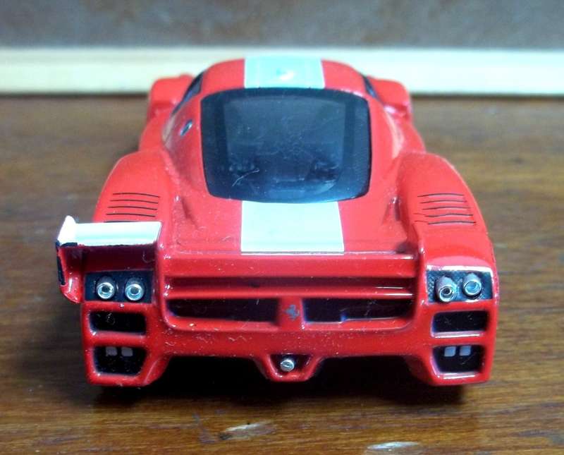 *R1 Auction* FERRARI FXX 1:43