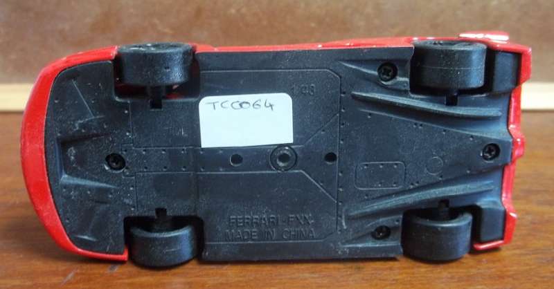 *R1 Auction* FERRARI FXX 1:43
