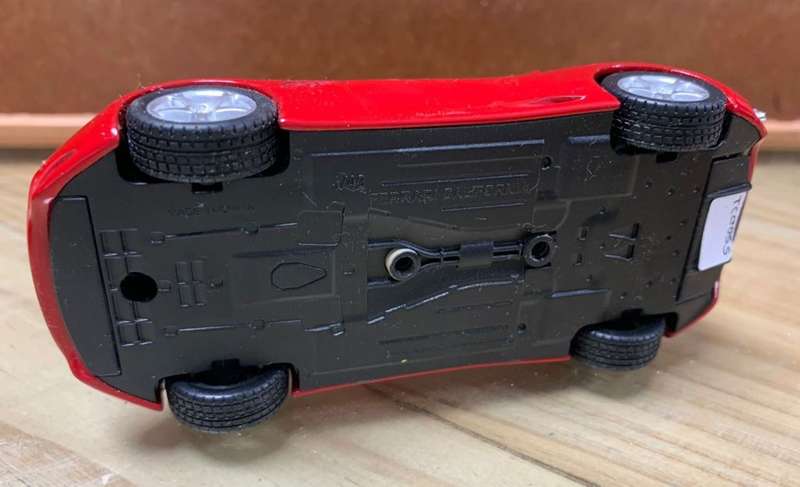 *R1 Auction* FERRARI CALIFORNIA 1:43