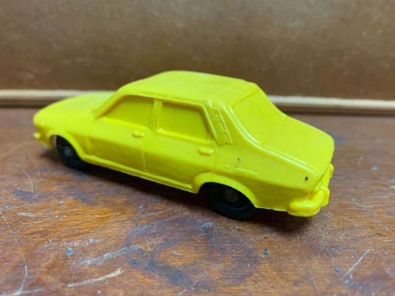 No.32 Yellow Rubber Car-Stravanger Norway